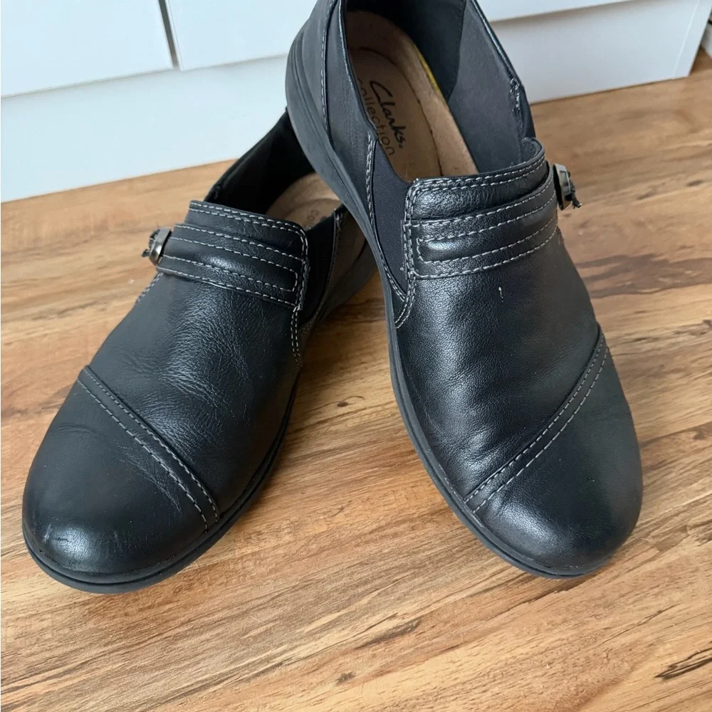 Clarks elegant dark
